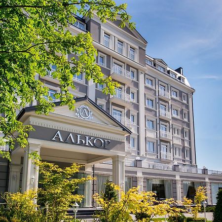 Hotel Alkor Truskavets Exteriör bild