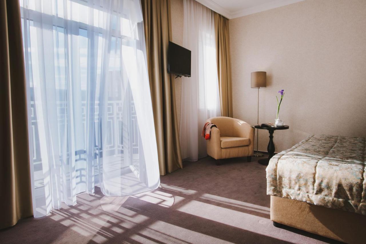 Hotel Alkor Truskavets Exteriör bild