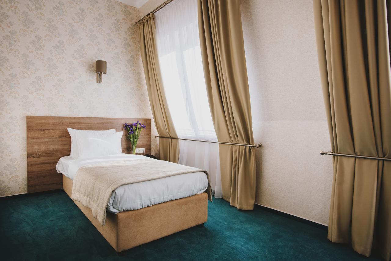 Hotel Alkor Truskavets Exteriör bild