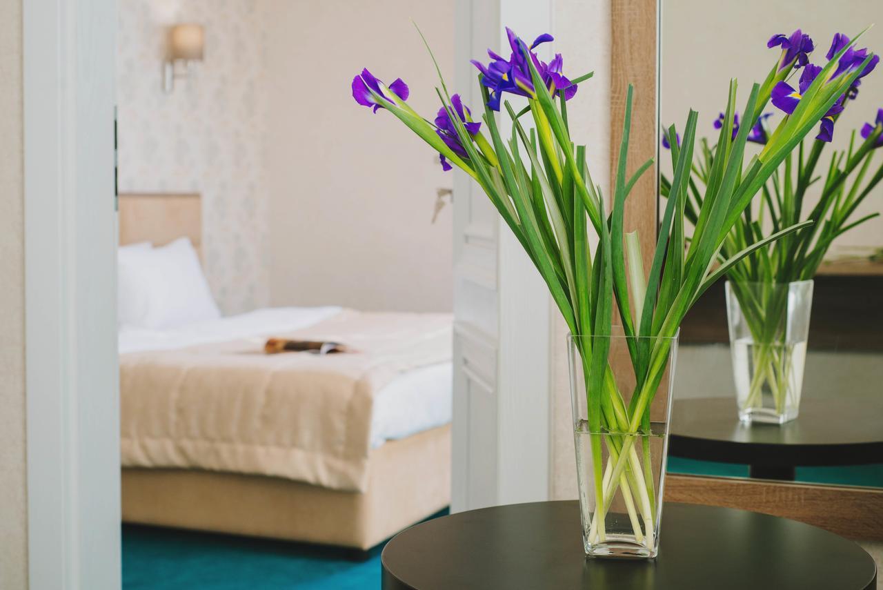 Hotel Alkor Truskavets Exteriör bild